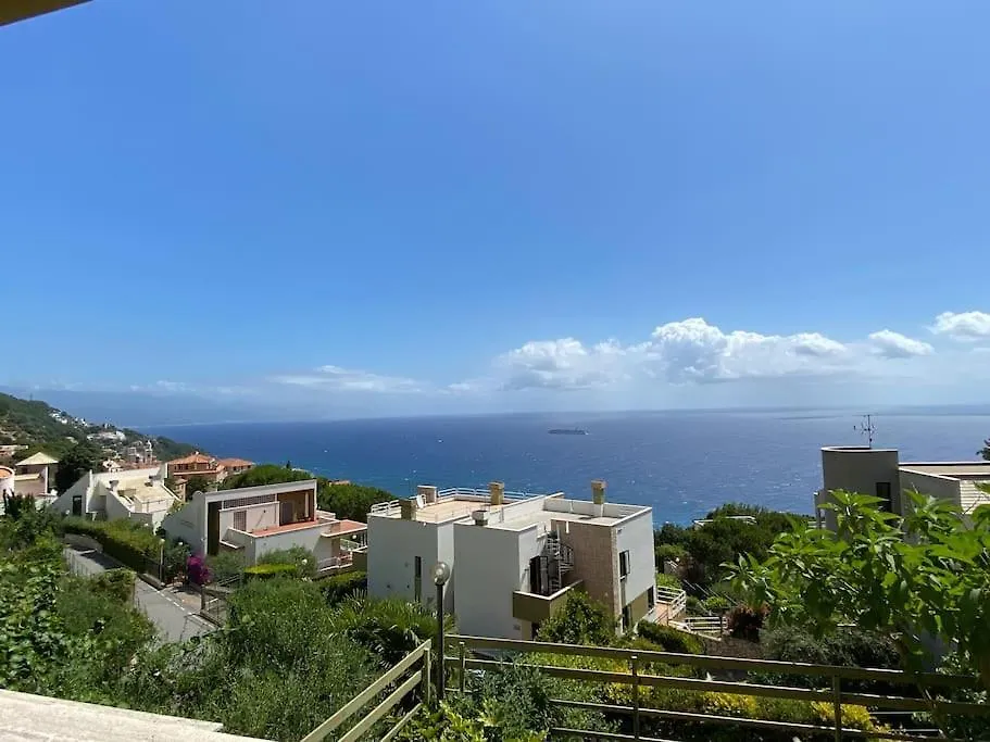 Appartamento vista mare, giardino, posto auto Bergeggi