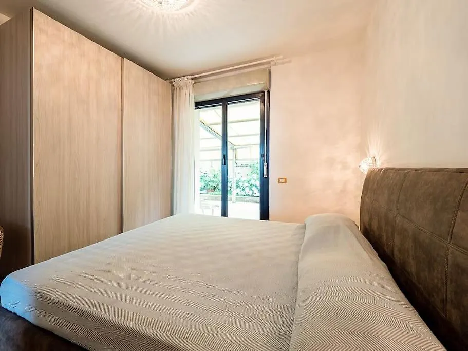 Appartamento vista mare, giardino, posto auto Bergeggi