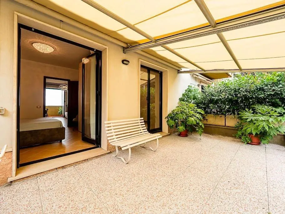 Appartamento vista mare, giardino, posto auto Bergeggi