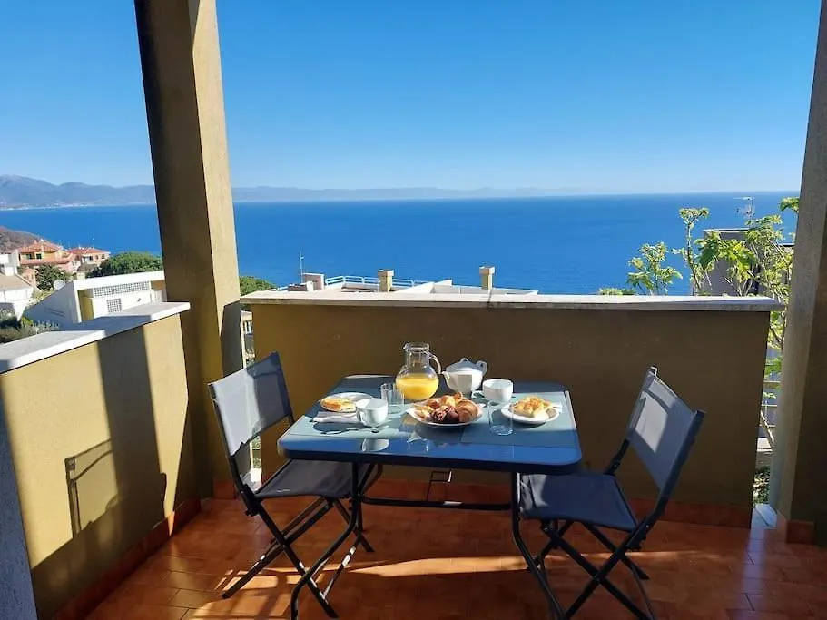 Appartamento vista mare, giardino, posto auto Bergeggi