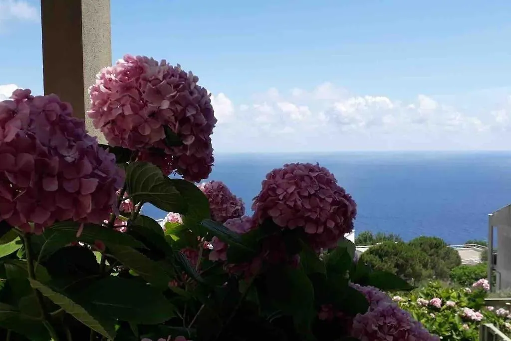 Appartamento vista mare, giardino, posto auto Bergeggi Italia